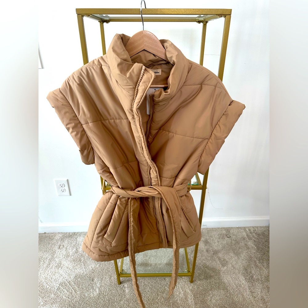 Aaron & Amber Tan Puffy Vest Size S/M - New with tags
